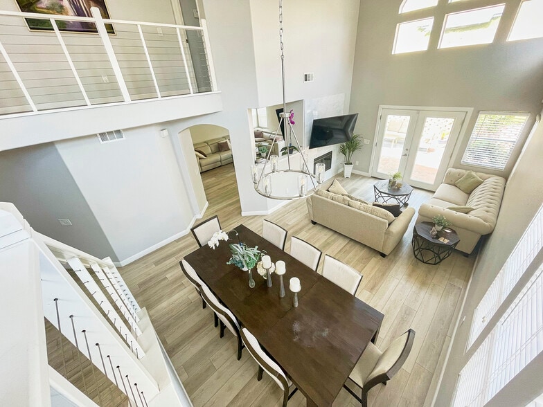 Building Photo - 951 Norella St