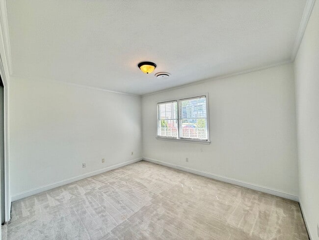 Building Photo - **OFFERING REFUNDABLE APPLICATION FEES** Stunning 5BD, 3BA North Ridge Raleigh Home on a Large, P...