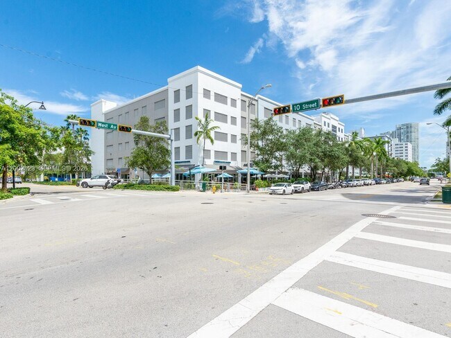 Building Photo - 1000 West Ave