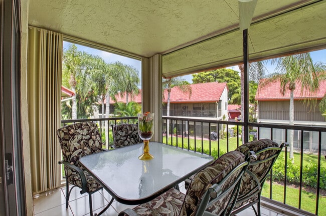 Building Photo - 7677 Lexington Club Blvd