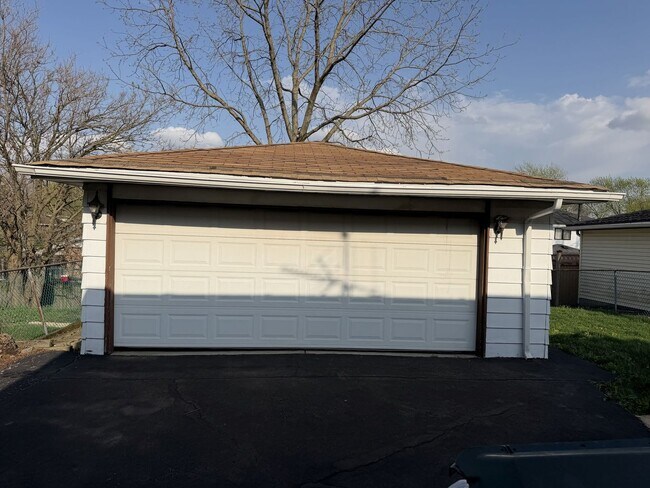 Building Photo - 18019 Ravisloe Terrace