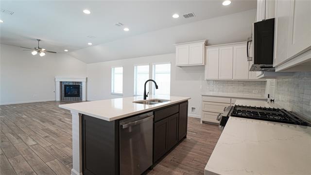 Building Photo - 4104 Hudson St