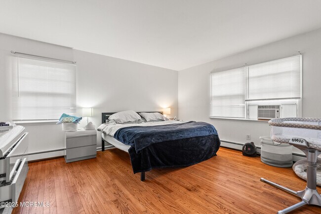 Building Photo - 404 Brookside Ave