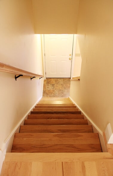 Building Photo - 47 St Mary's St