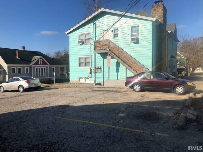 Building Photo - 423 S Fess Ave