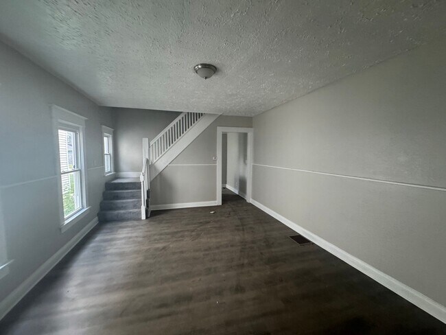 Building Photo - 613-615 N. Jefferson Ave