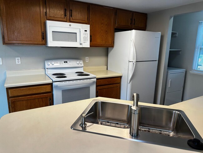 Building Photo - 1767 S Pitkin Cir