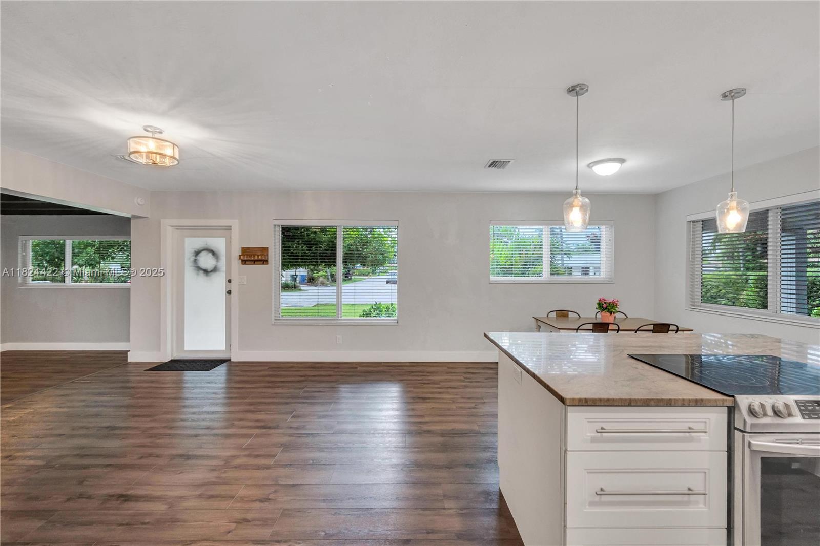 Building Photo - 4764 NE 15th Way