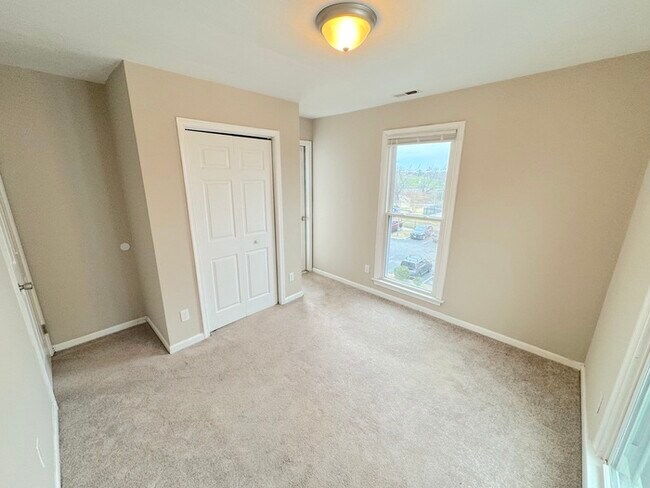 Building Photo - 1003 Green St