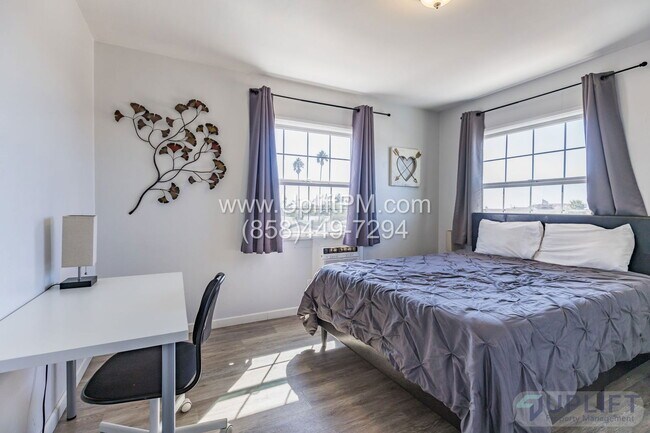 Building Photo - 4833 Castle Ave