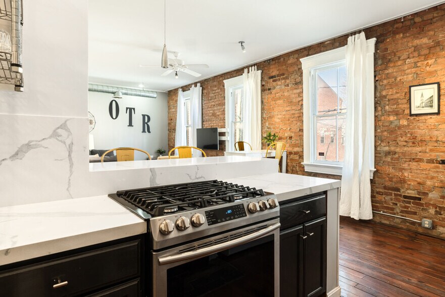 Building Photo - 111 E 13th St