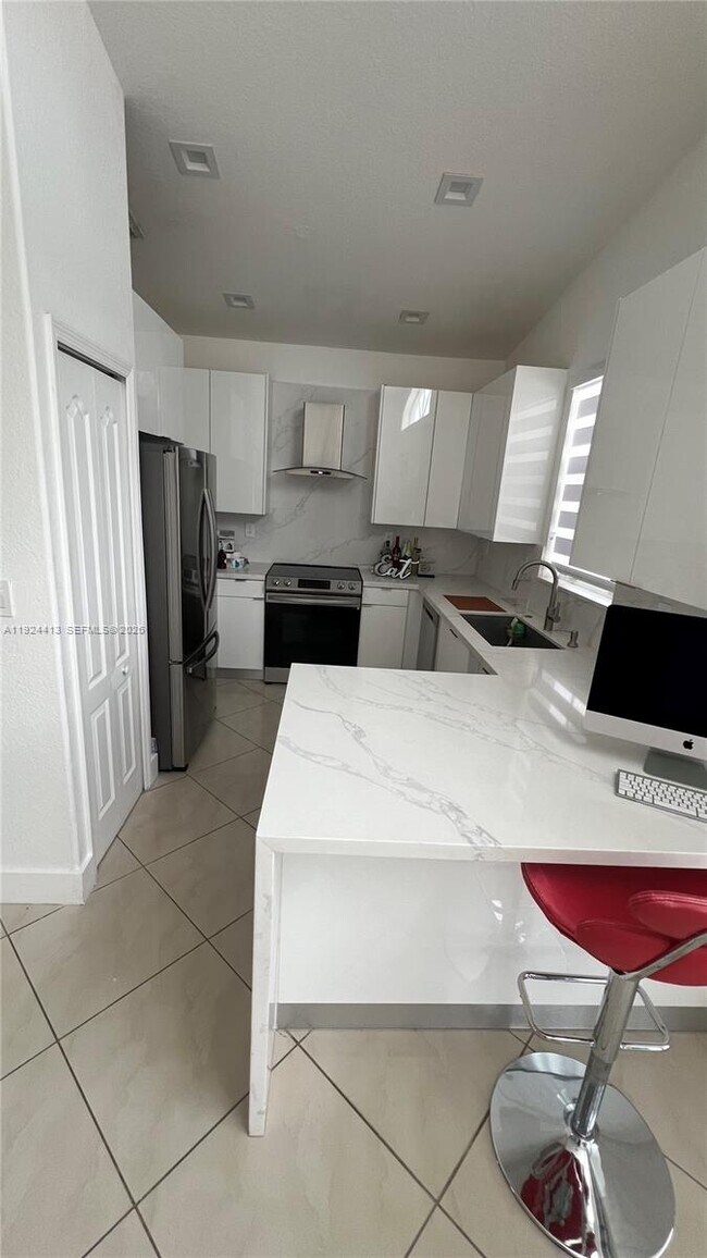 Building Photo - 15446 SW 23rd Ln