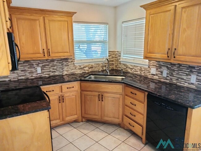 Building Photo - 3845 Benjamin Davis Dr