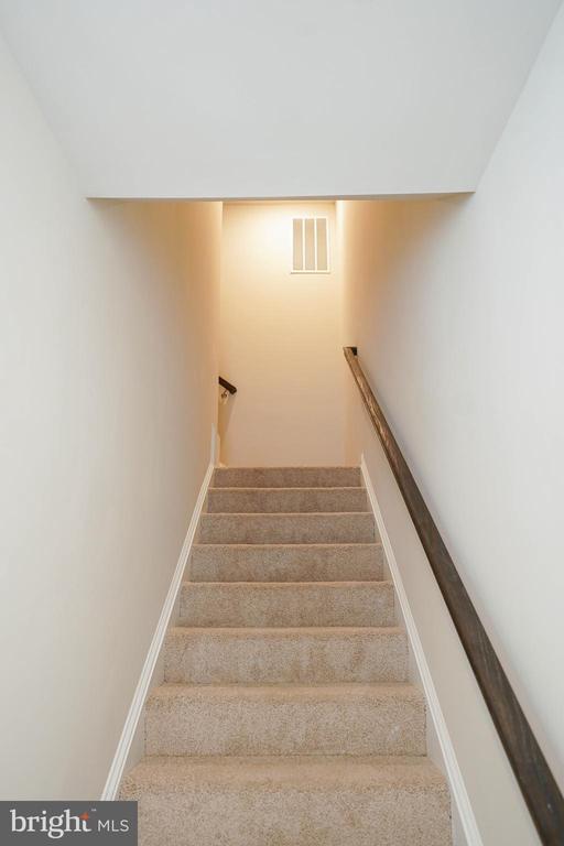 Building Photo - 819 Mersey Ln