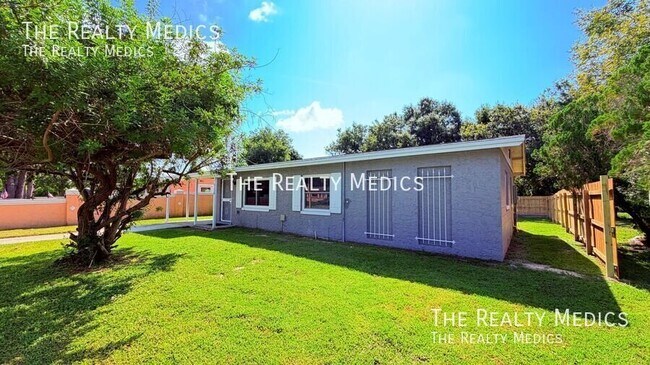 Building Photo - 5130 Lescot Ln