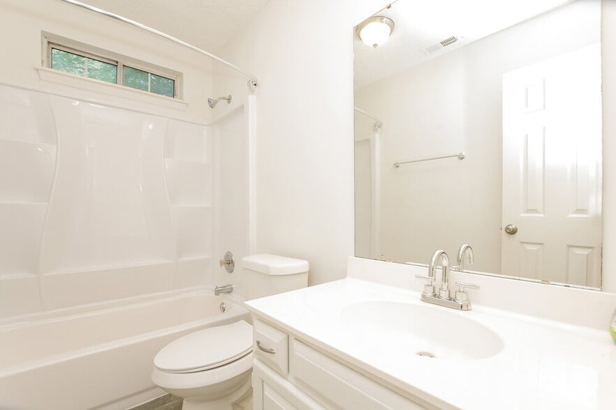 Building Photo - 13809 Walkers Creek Dr