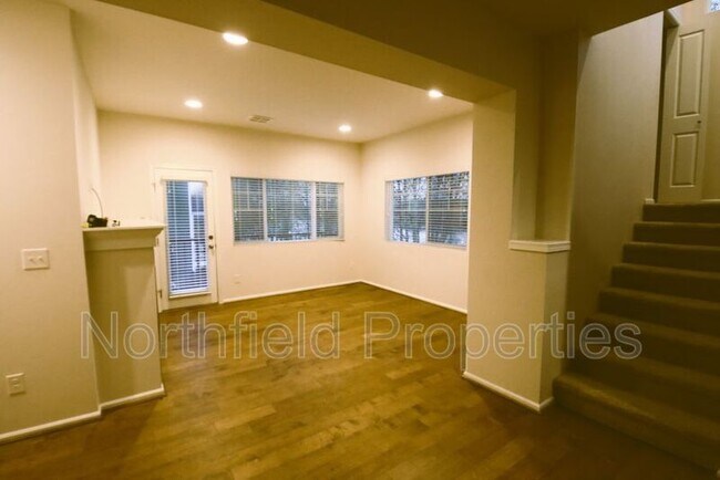 Building Photo - 3421 31st Dr