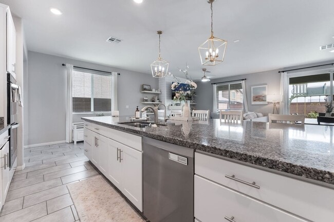 Building Photo - 7438 Ardenno St