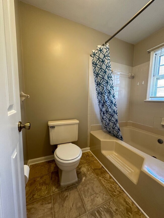 Building Photo - Virginia Beach-Wesleyan Pines Single Famil...