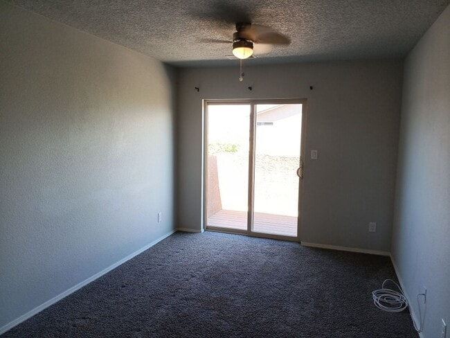 Building Photo - 5 Bedroom, 3 Bathroom Home! Schedule a Showing Today!
