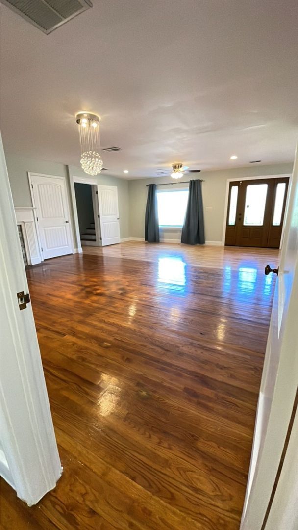 Building Photo - Rare Opportunity on nearly 3 acres!