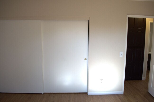 Building Photo - 123