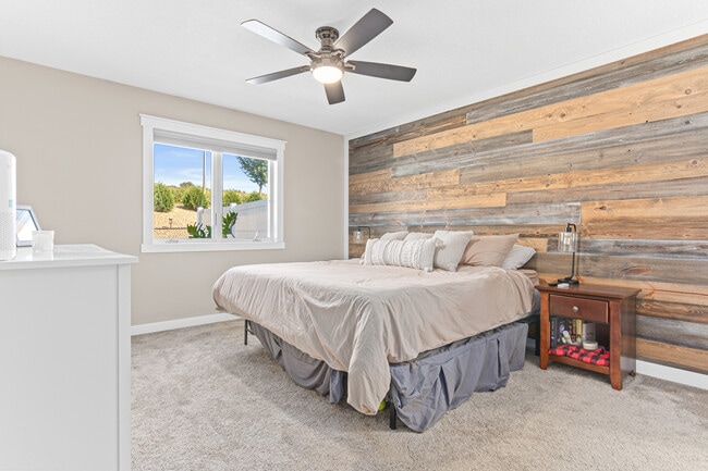 Building Photo - 898 Brentwood Cir