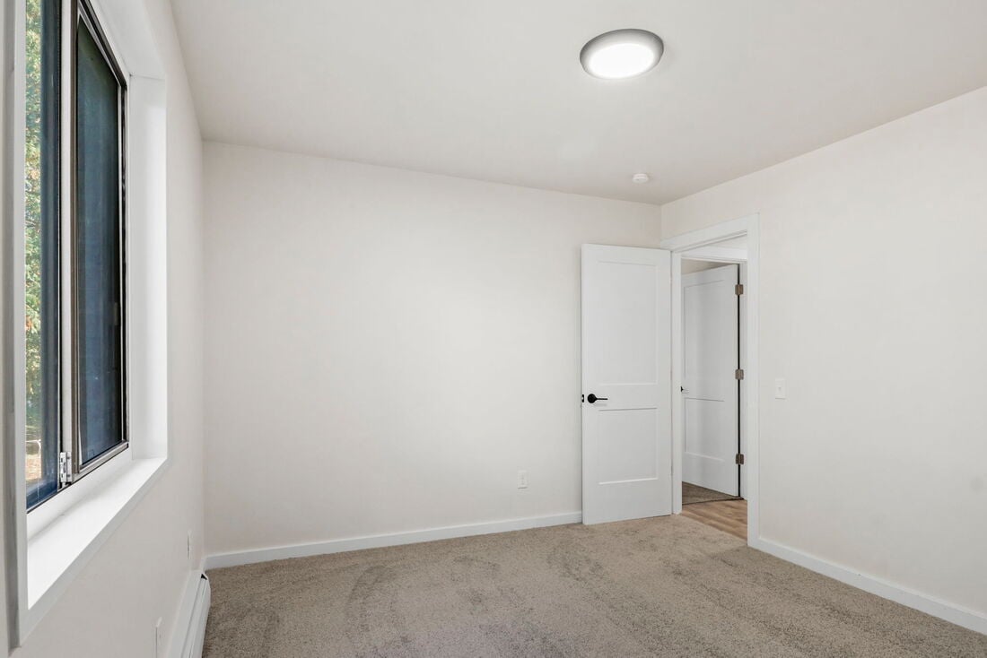 Building Photo - 4934 Whitcomb Dr