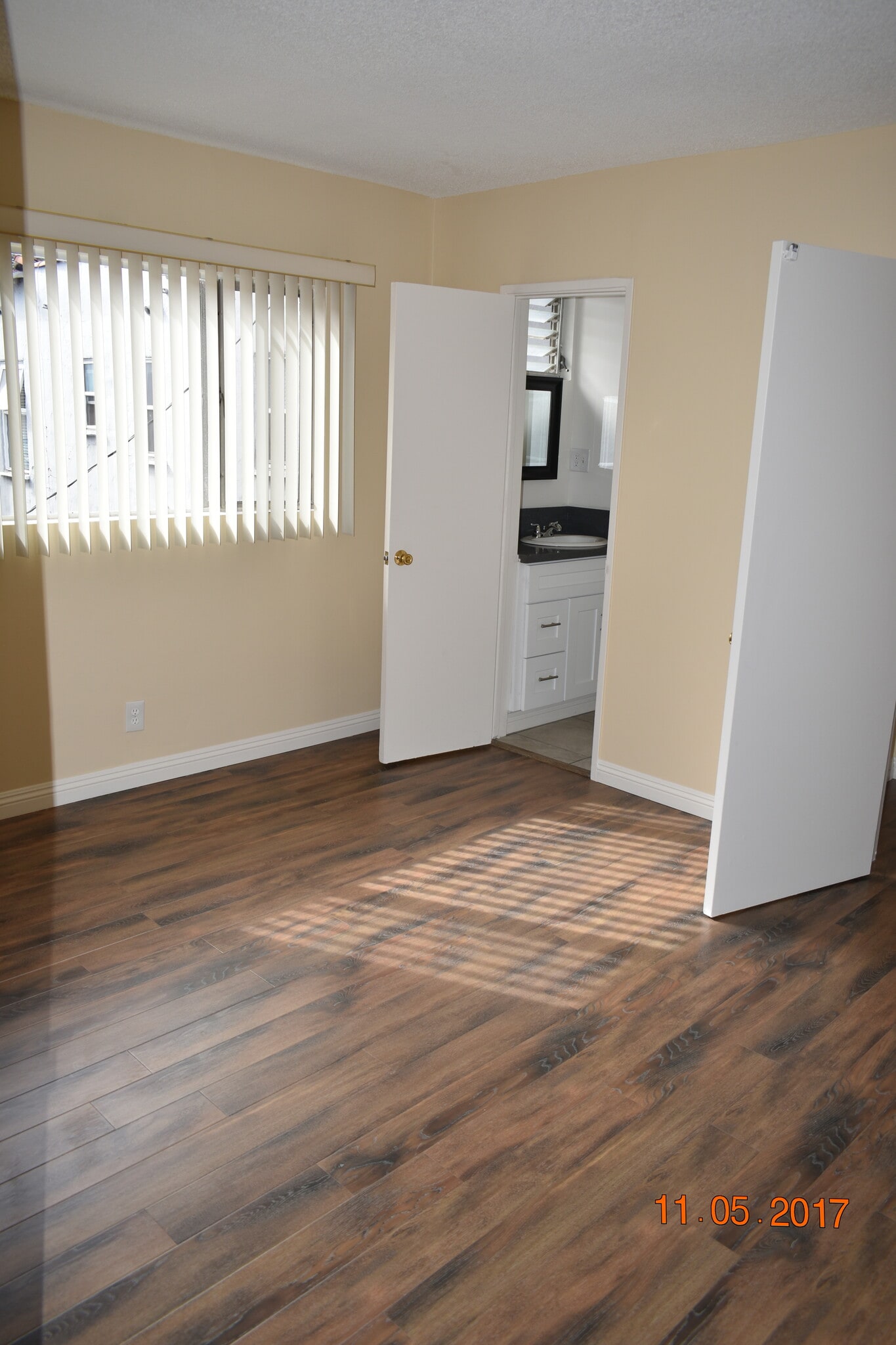 Master bedroom - 1475 S Wooster St