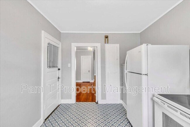 Building Photo - 740 E.45th St. #2