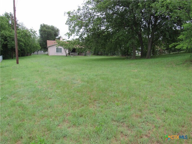 Building Photo - 4802 Shawn Dr