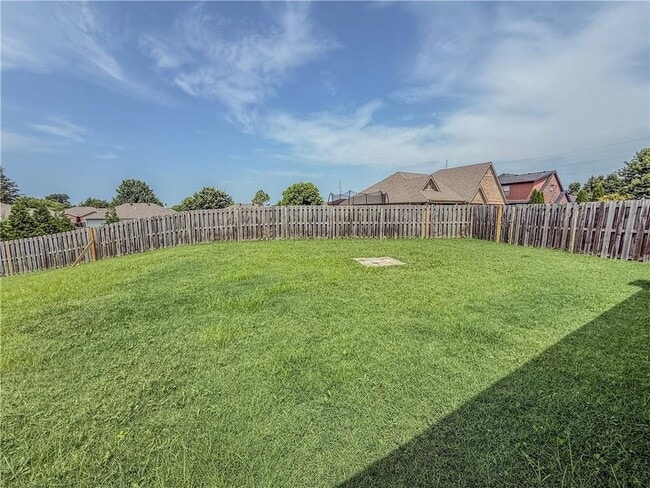 Building Photo - 4303 SW Slate Ln