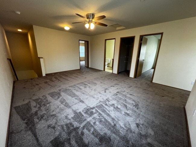 Building Photo - DuPont 2365 SF 3 bedroom plus loft home.