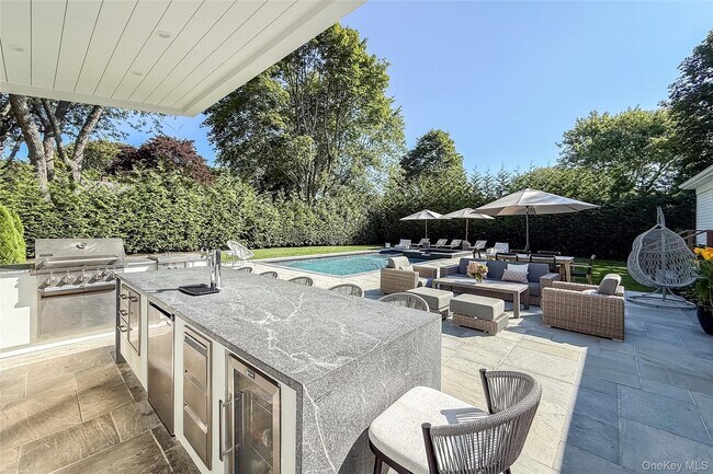 Building Photo - 121 Ponquogue Ave