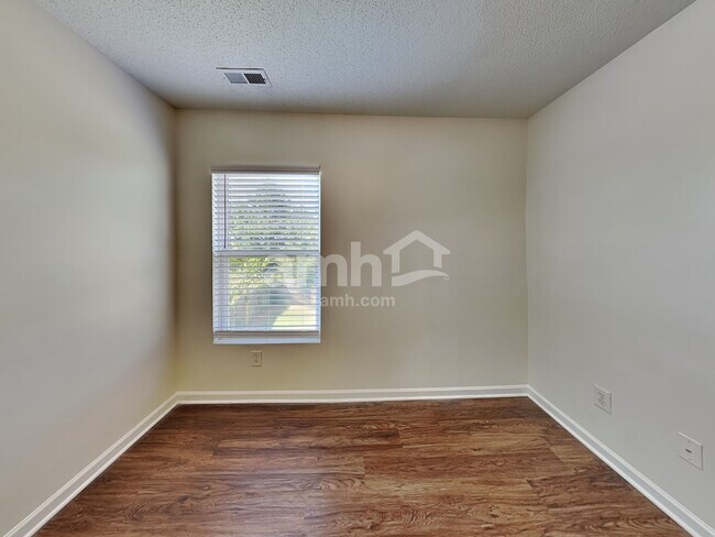 Building Photo - 3771 Marshlane Way
