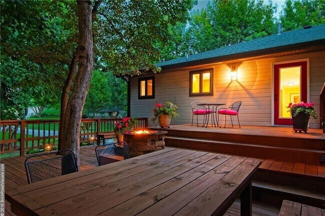 Building Photo - 3261 Eden Dr