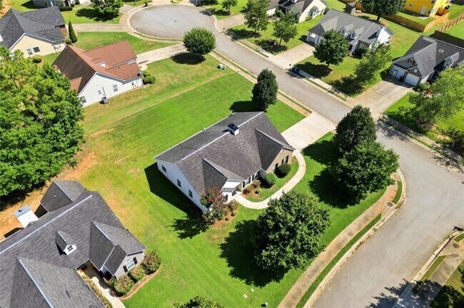 Building Photo - 465 Camella Cir