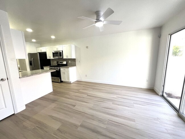 Building Photo - 3 bedroom, 2.5 bathroom home located in Henderson, NV!