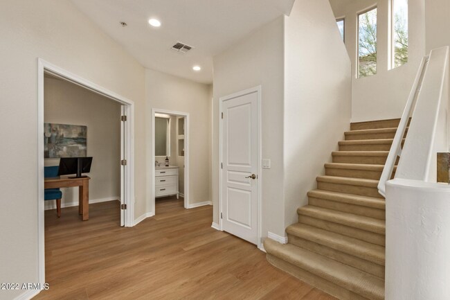Building Photo - Grayhawk Remodeled Condo