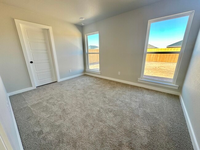 Building Photo - 5528 Princeton St