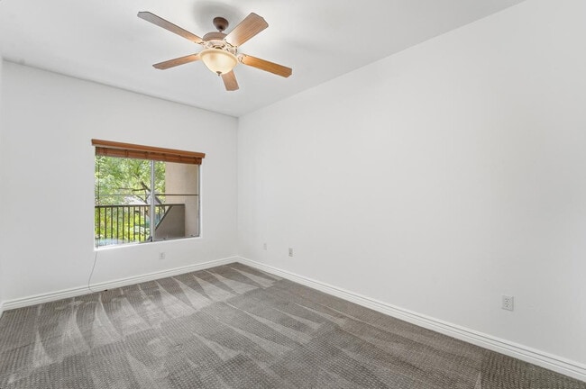 Building Photo - 5450 E Deer Valley Dr