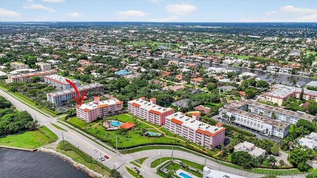 Building Photo - 1099 S Ocean Blvd