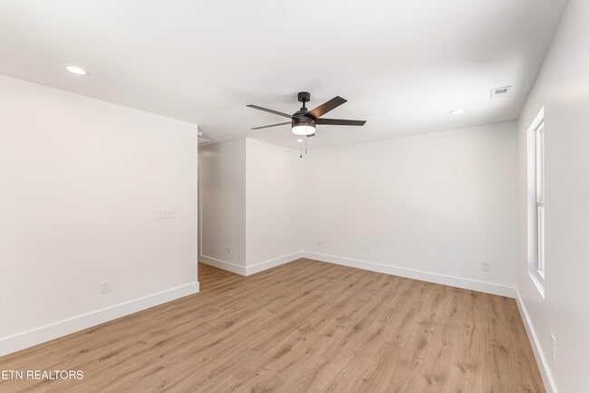 Building Photo - 3425 Garden Dr