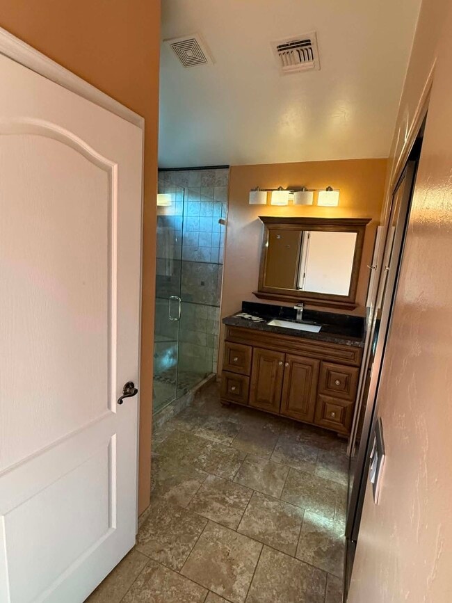 Building Photo - 8370 S Hunnic Dr