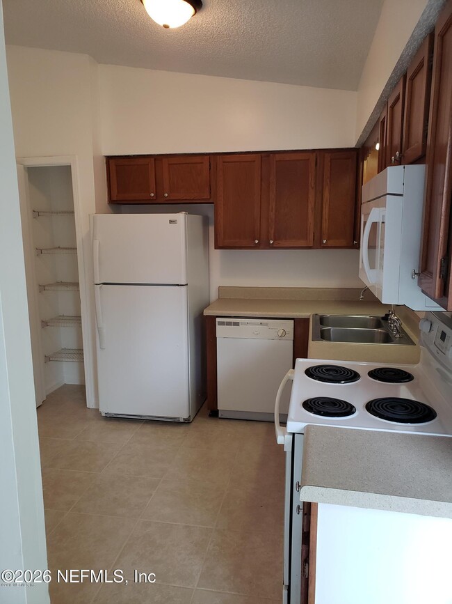 Building Photo - 2661 San Francisco Blvd