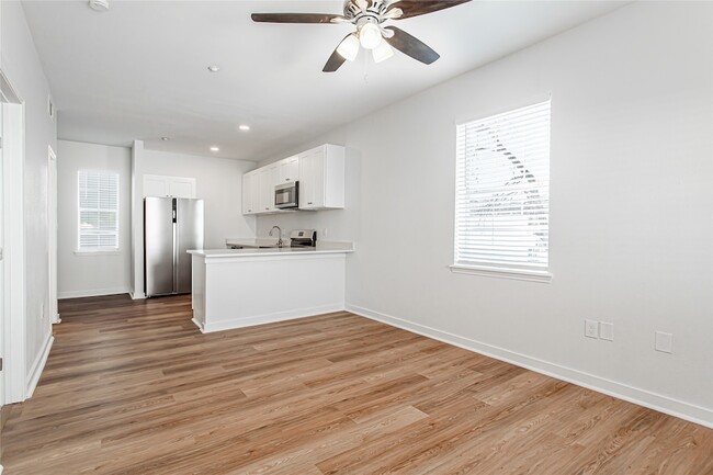 Building Photo - 4713 Virginia Ave