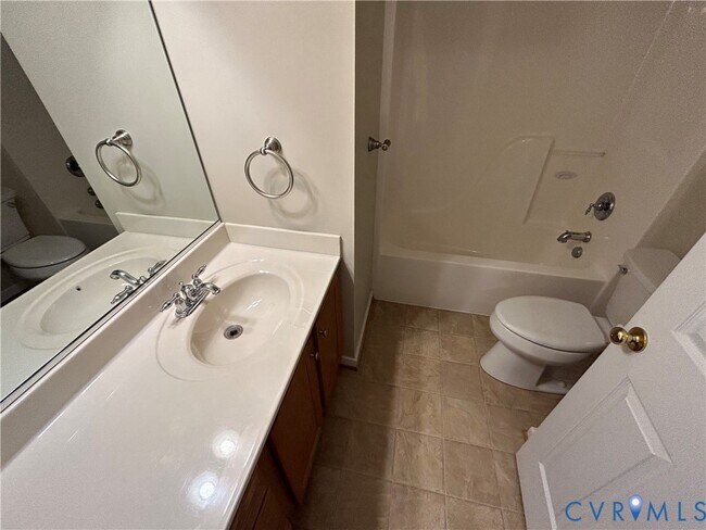 Building Photo - 1307 Village Views Dr