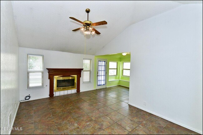 Building Photo - 853 Nita Fay Dr