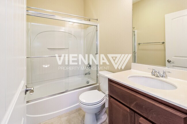 Building Photo - 7933 Collins Isle Ln