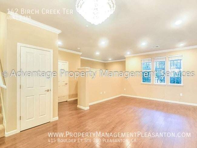 Building Photo - 142 Birch Creek Terrace